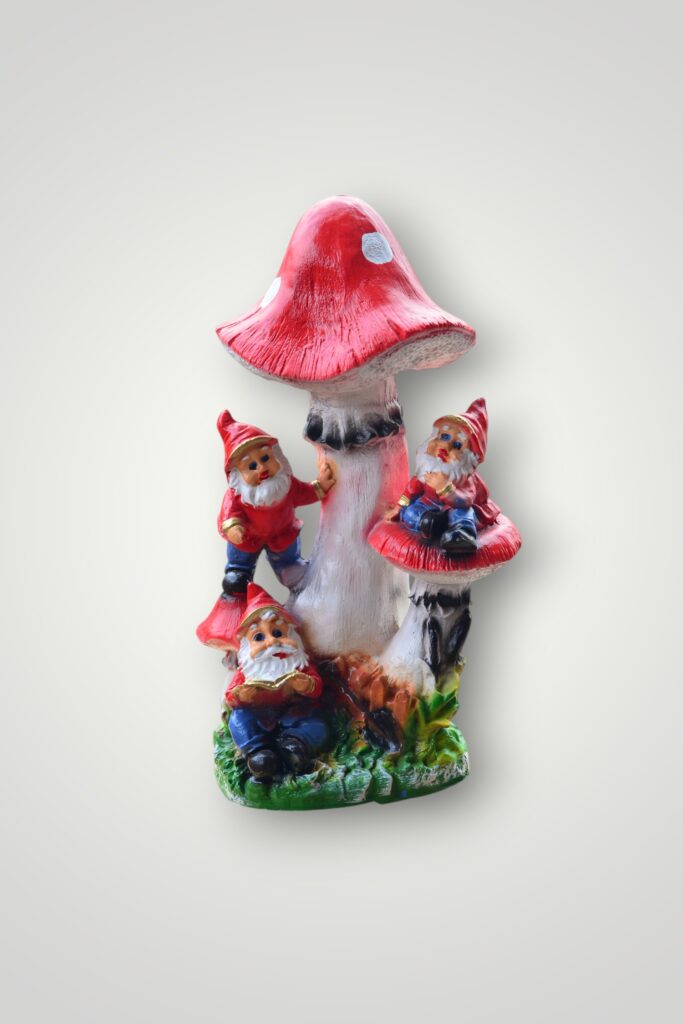 CIUPERCA CU PITICI